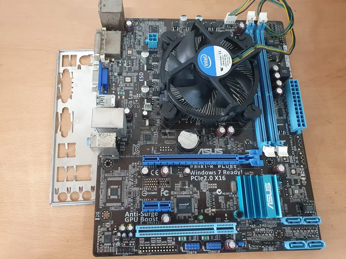 ASUS PAH61-M PLUS2+I3 2100 CPU+FAN